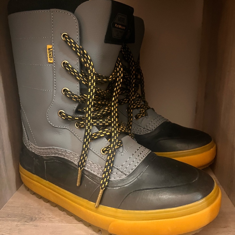 Vans Pat Moore snow boots size 12